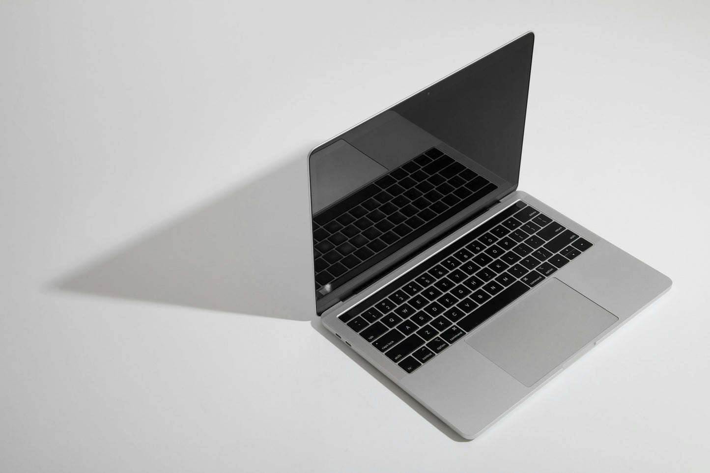 💻 MacBook Pro 16” (M3 Chip)